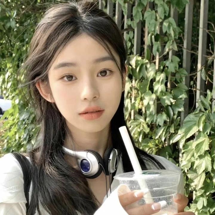 亚瑟和莉莉 海报