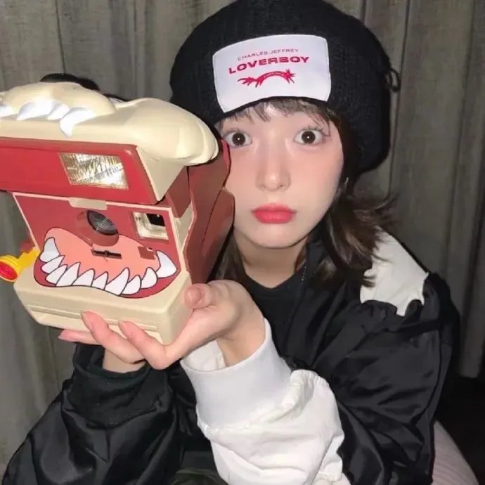 笼中女 海报